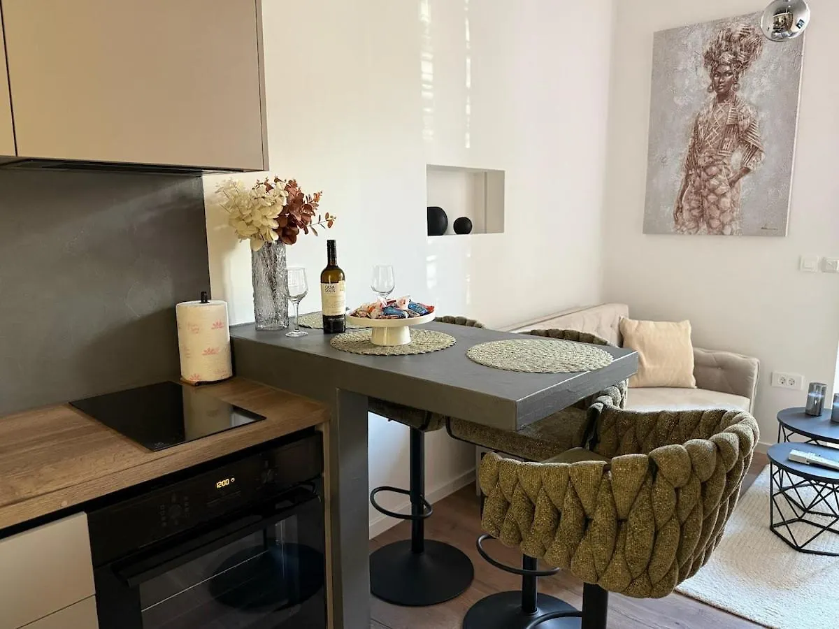 Apartment Castanea, Lovran, Opatija Riviera 0*, لوفغان